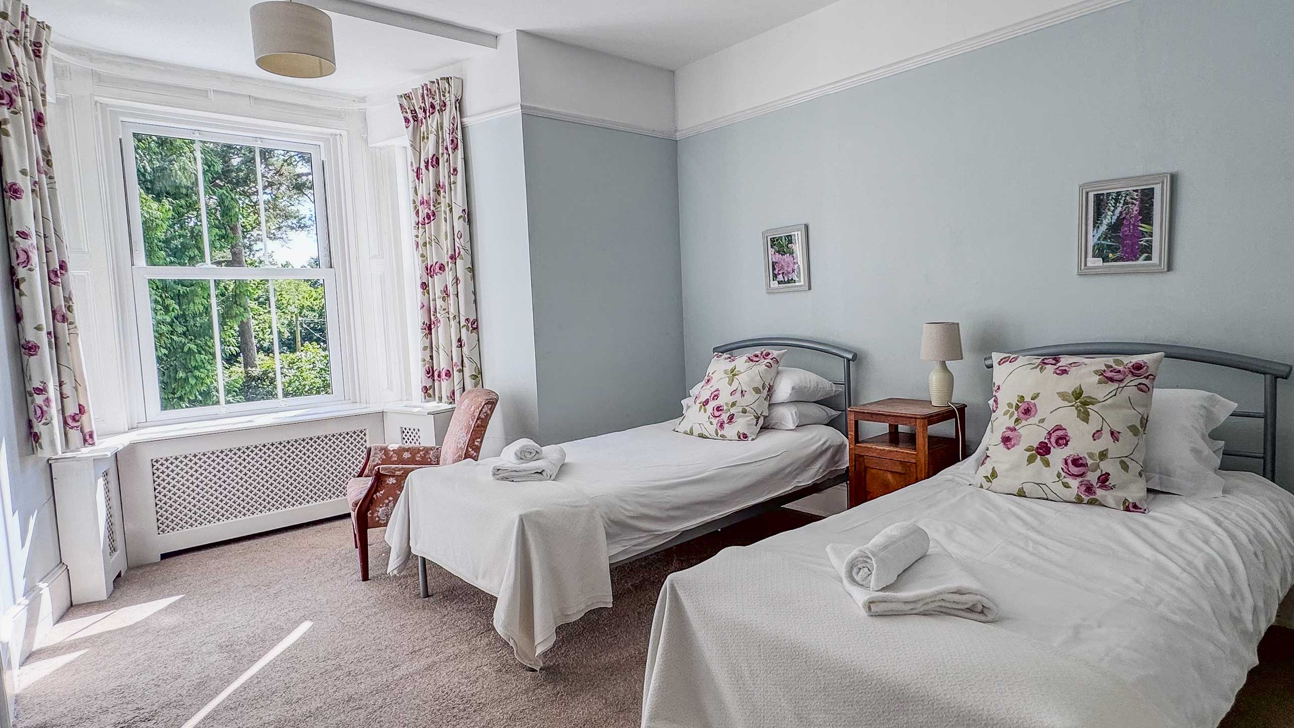 Stay At Claridge House Quaker Rerteat Lingfield Surrey 30