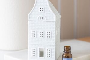 White Nordic House Oil Burner and Wax Warmer