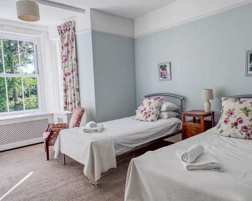 Stay At Claridge House Quaker Rerteat Lingfield Surrey 30