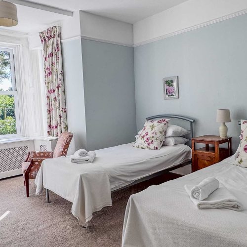 Stay At Claridge House Quaker Rerteat Lingfield Surrey 30