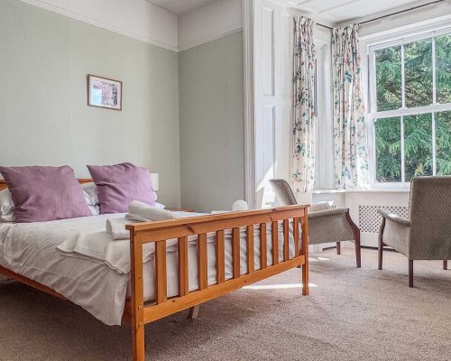 Stay At Claridge House Quaker Rerteat Lingfield Surrey 31