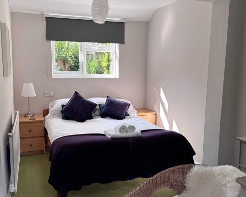 Stay At Claridge House Quaker Rerteat Lingfield Surrey 33